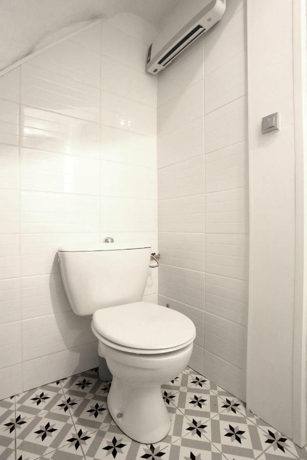 Gregbnb - T2 Ancien Et Moderne - Parking Inclus - 15Min Gare Toulon Exteriör bild